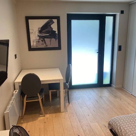 וילאורבן Studio Equipe En Rez De Jardin מראה חיצוני תמונה